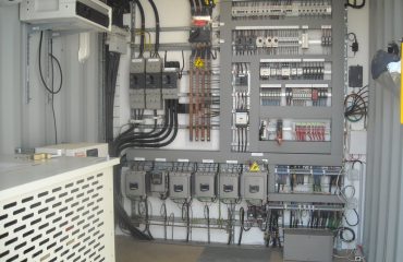 installation_chassis_electrique_dans_container_20_pieds